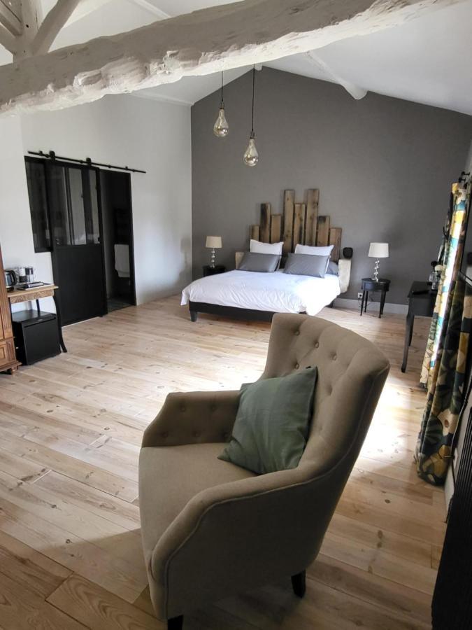 Au Clos Des Dely - Chambre D Hotes "Reference" Climatisee Mareuil  Exterior photo