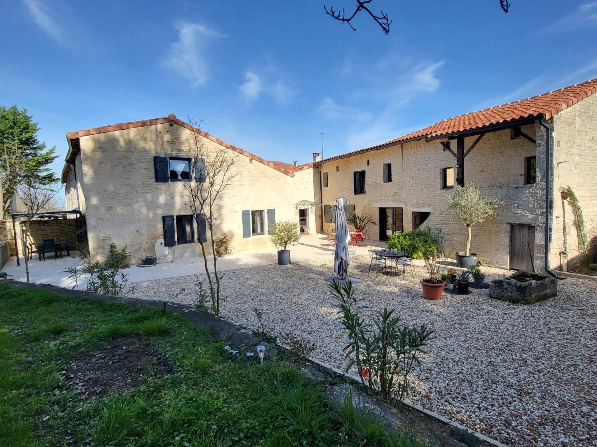 Au Clos Des Dely - Chambre D Hotes "Reference" Climatisee Mareuil  Exterior photo