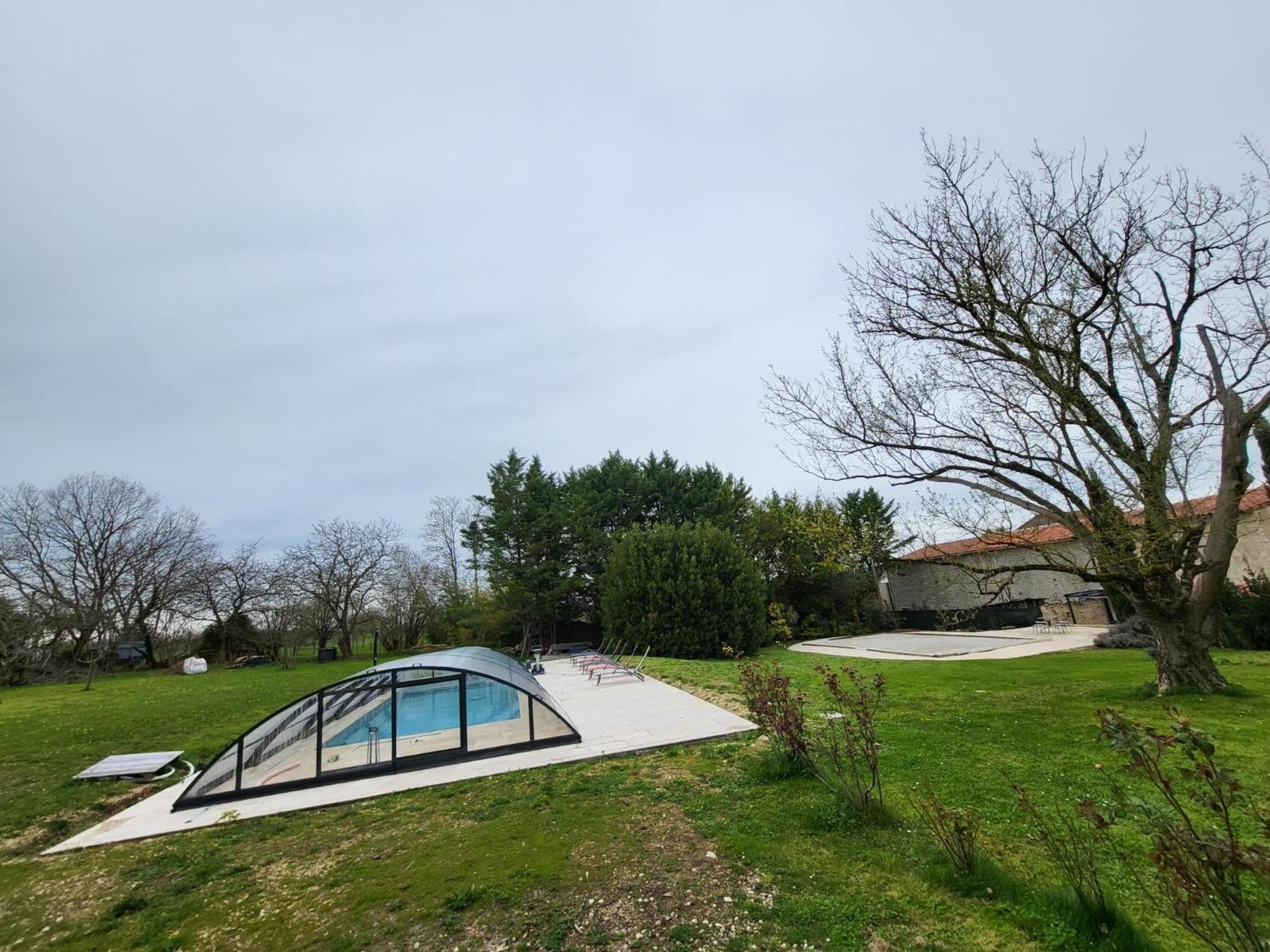 Au Clos Des Dely - Chambre D Hotes "Reference" Climatisee Mareuil  Exterior photo